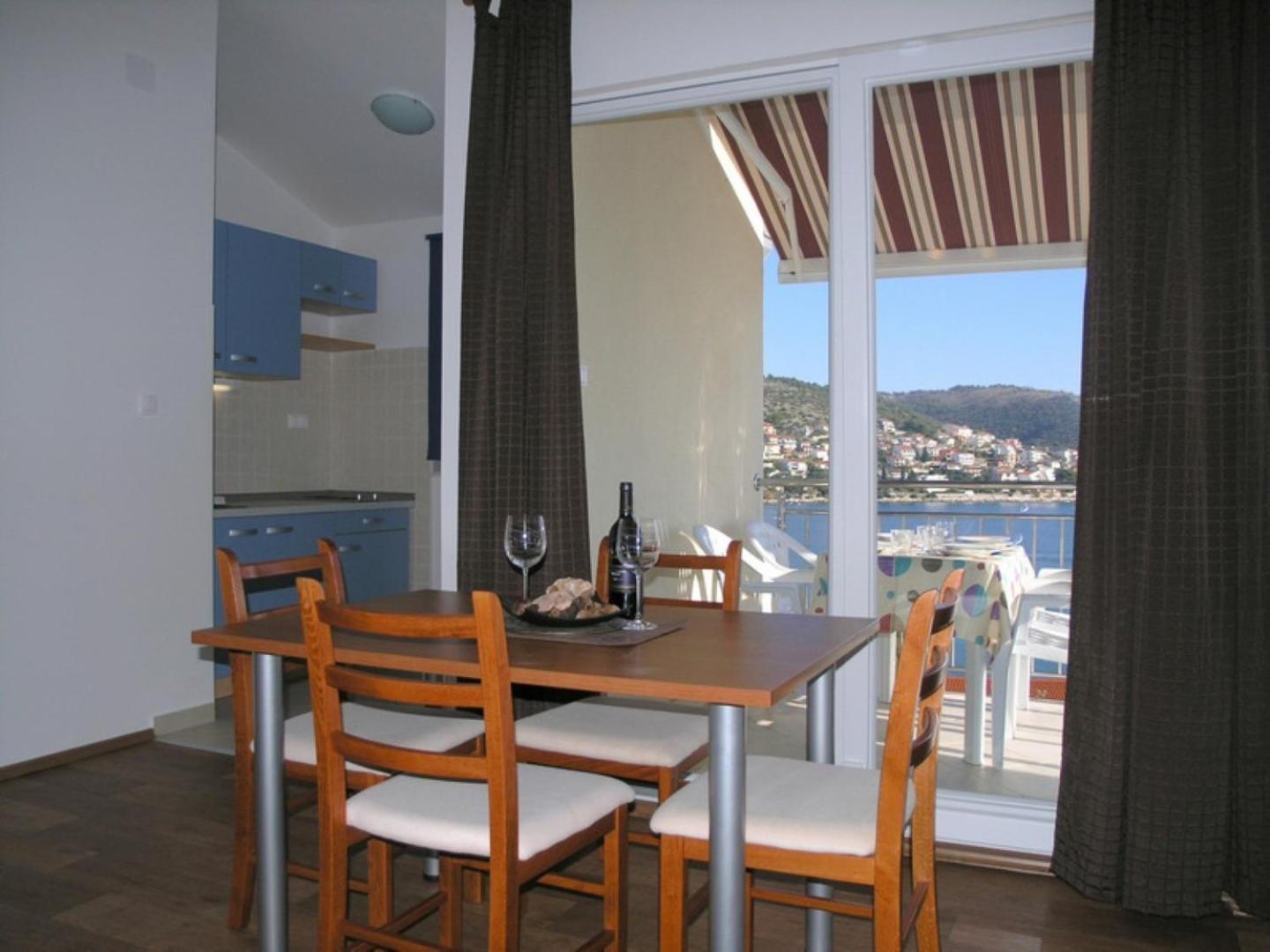 Apartments Aurelius - Relaxing With Gorgeous View Trogir Bagian luar foto